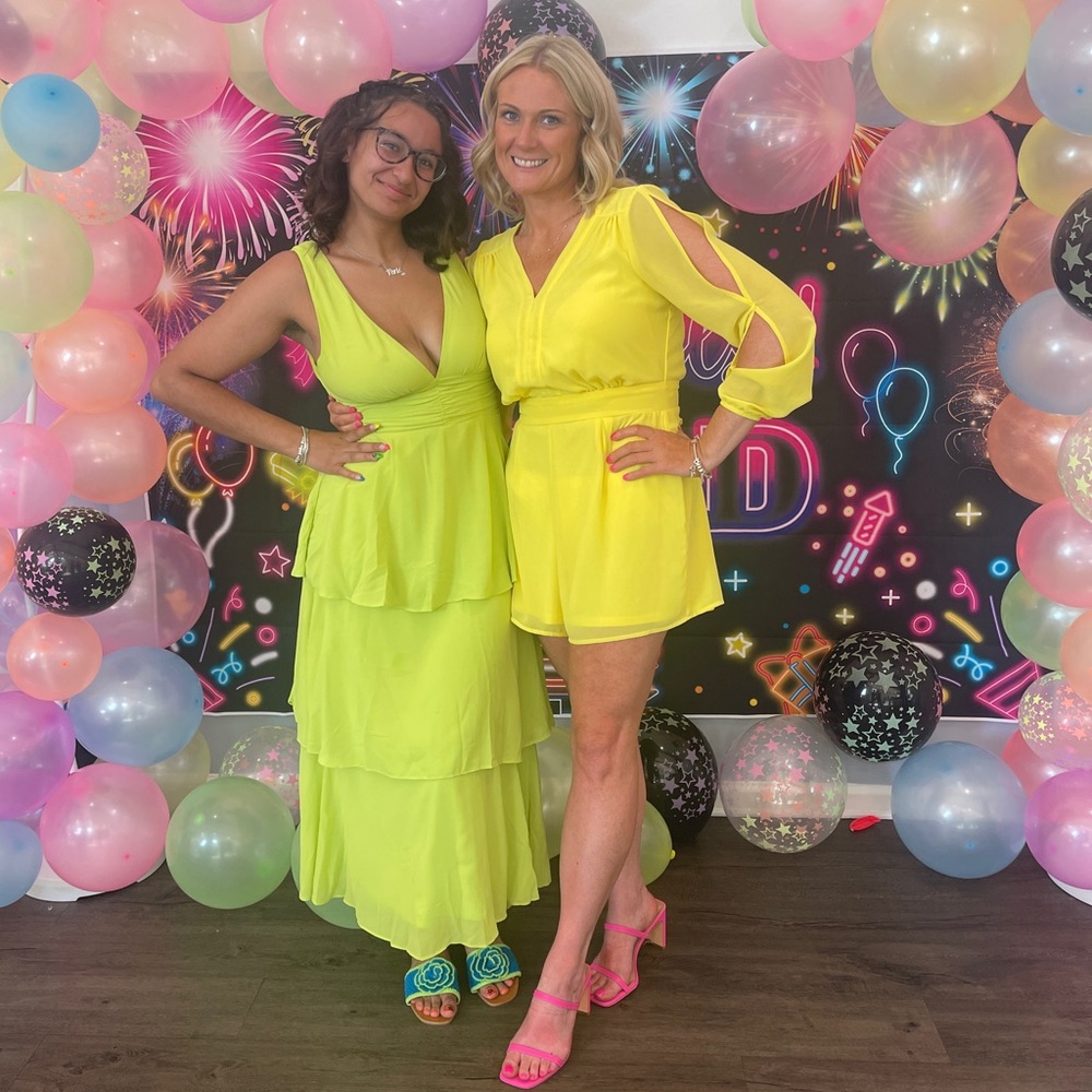 Meet your Poshers, Tara & Paris